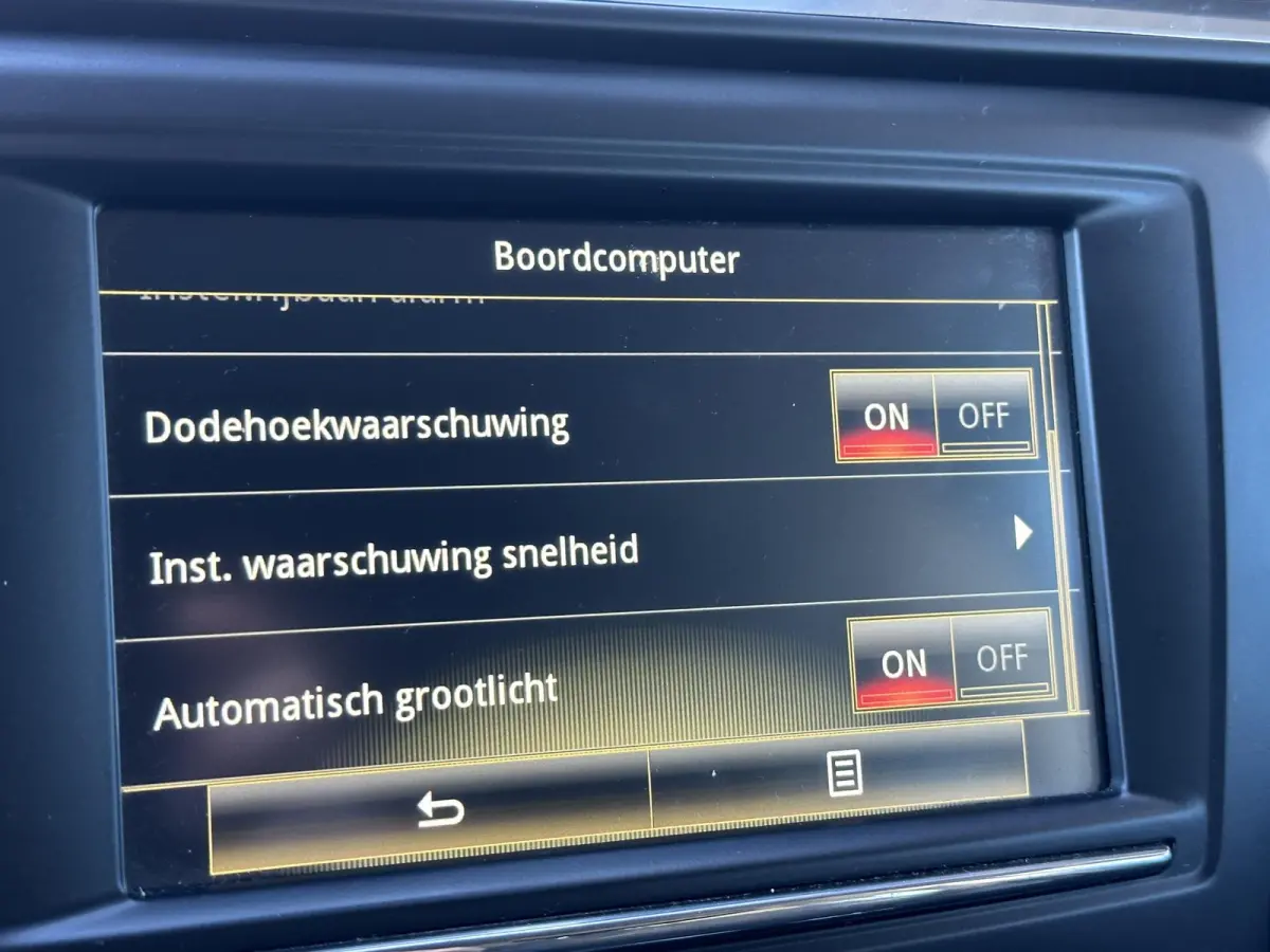 1.2 TCe Intens 131PK | Dealeronderhouden | NL AUTO | Trekhaak | 1500KG Trekgewicht | Dodehoekdetectie | Achteruitrijcamera | Climate Control |