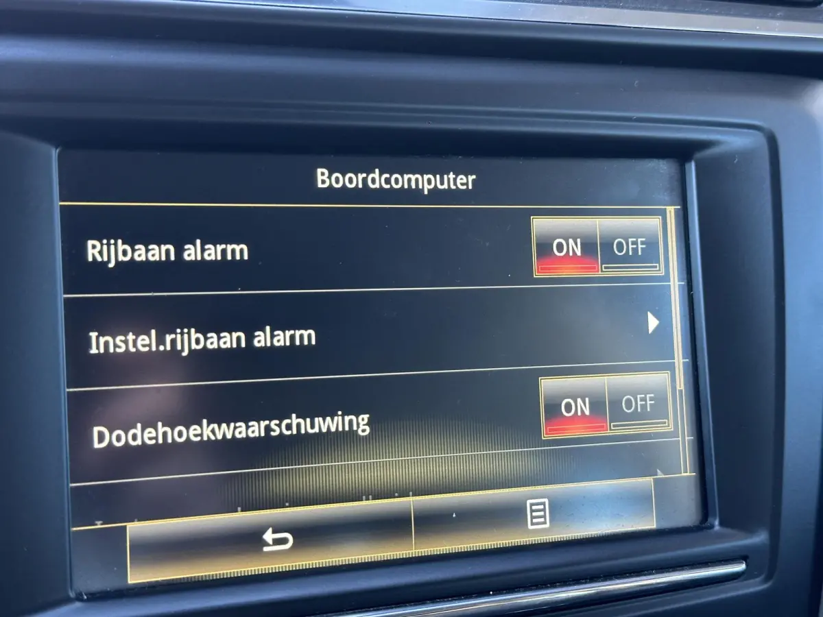 1.2 TCe Intens 131PK | Dealeronderhouden | NL AUTO | Trekhaak | 1500KG Trekgewicht | Dodehoekdetectie | Achteruitrijcamera | Climate Control |