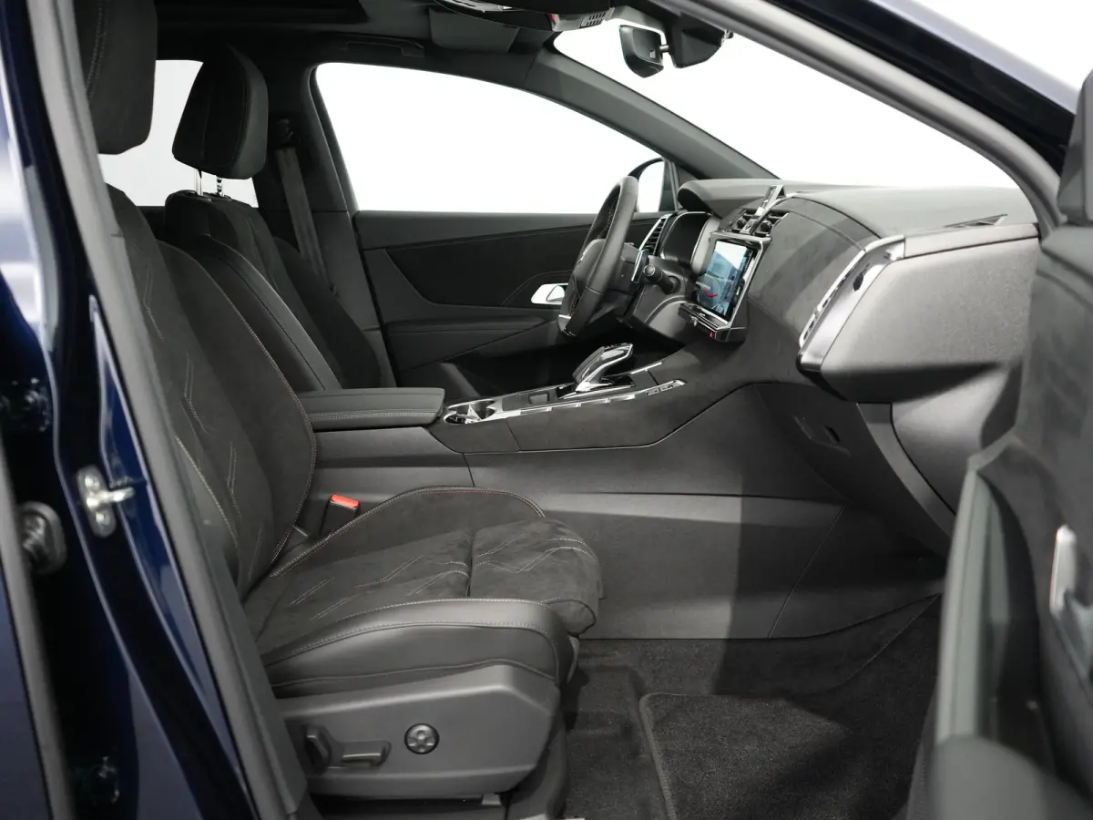 Ligne Business | 10" capacitive touchscreen (personaliseerbaar) | DS IRIS System | Mirror Screen (Apple Carplay, Android Auto)