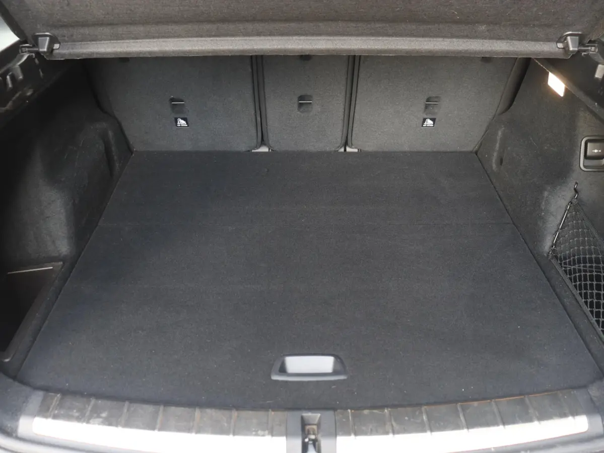 sDrive20i | High Executive | Sport Line | Panodak | Head-Up | Comfort Access | Parking Pack | Sportstoelen | Verwarmd Stuurwiel | 18'' LMV