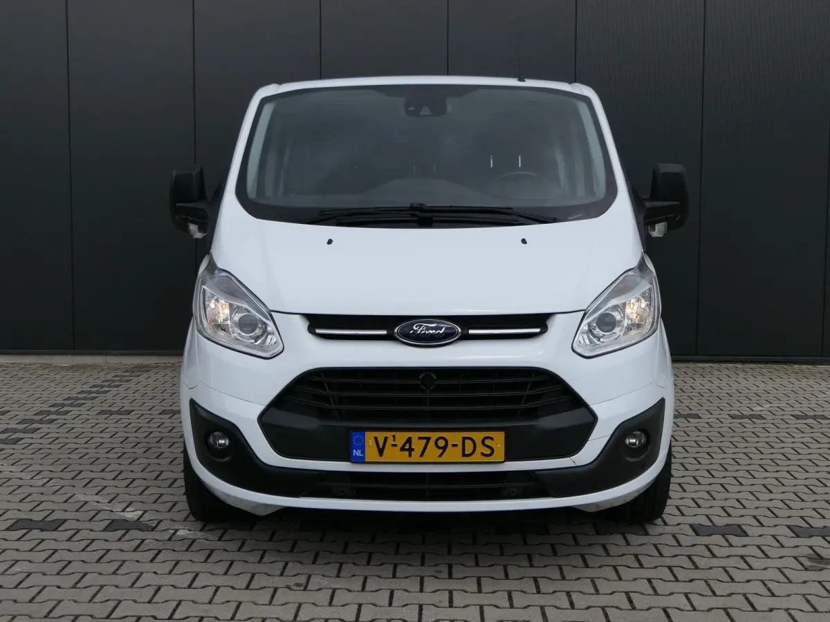 290 2.2 TDCI L2H1 Trend DC | Dubbele Cabine | 5-Persoons | Trekhaak | Camera | Stoelverwarming | Verwarmde Voorruit | Navigatie