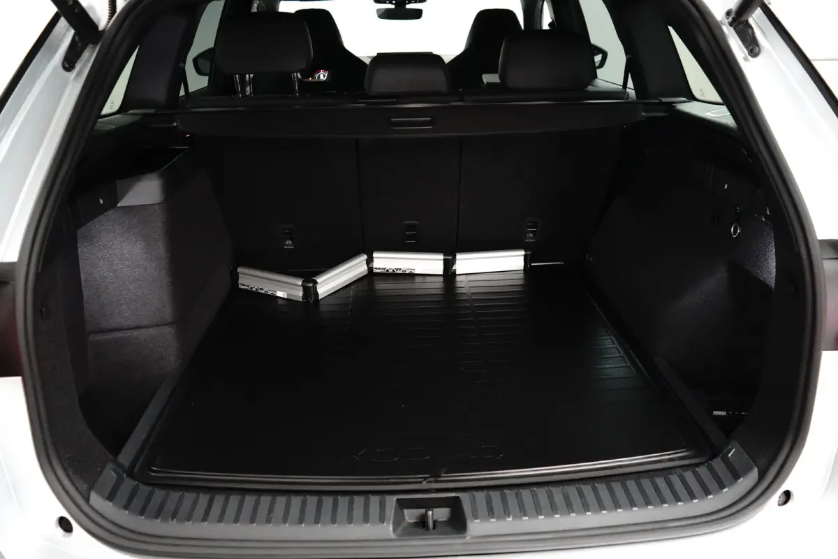 Skoda 1.5 TSI iV 204pk Sportline | Achteruitrijcamera | Dode-hoek detectie | Elektrische stoelen met geheugen | Elektrische achterklep | Stoelverwarming voor