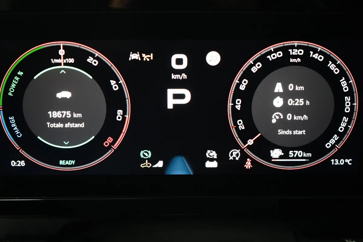Skoda 1.5 TSI iV 204pk Sportline | Achteruitrijcamera | Dode-hoek detectie | Elektrische stoelen met geheugen | Elektrische achterklep | Stoelverwarming voor