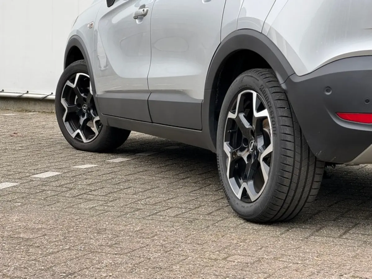 1.2 Turbo Ultimate met Navi/Camera, AGR met Alcantara, 17inch