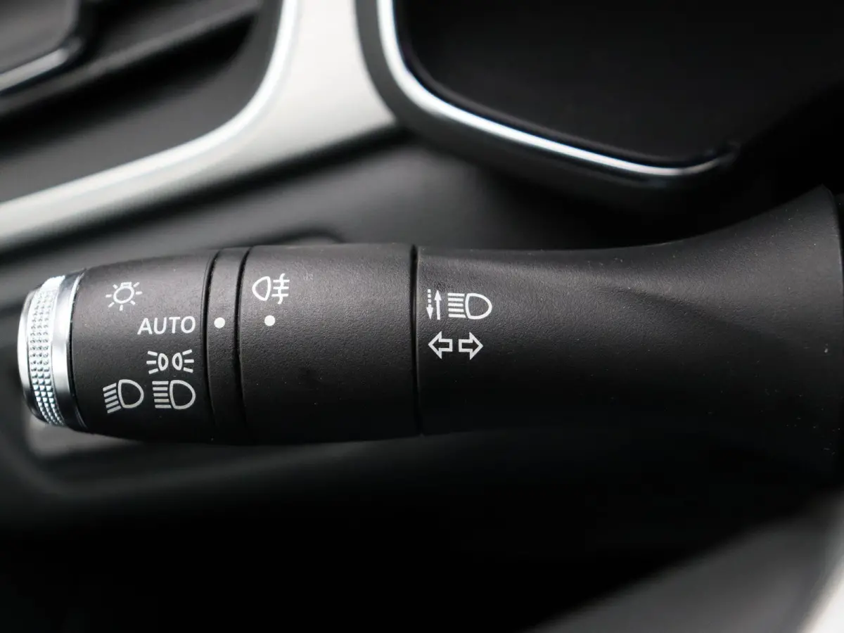 TCe 100pk Intens | Climate Control | Keyless entry en start | Parkeersensoren achter | Lichtmetalen velgen | Apple Carplay & Android Auto |