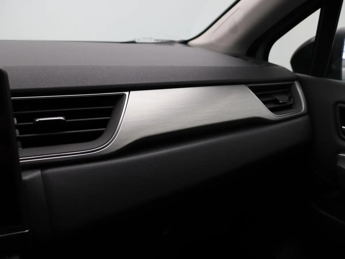 TCe 100pk Intens | Climate Control | Keyless entry en start | Parkeersensoren achter | Lichtmetalen velgen | Apple Carplay & Android Auto |
