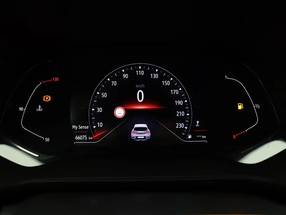 TCe 100pk Intens | Climate Control | Keyless entry en start | Parkeersensoren achter | Lichtmetalen velgen | Apple Carplay & Android Auto |
