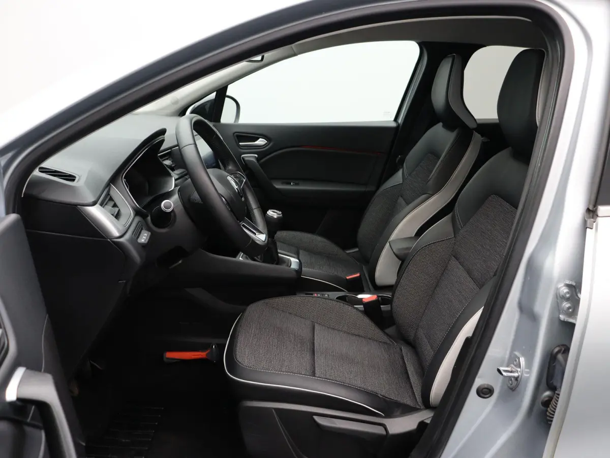 TCe 100pk Intens | Climate Control | Keyless entry en start | Parkeersensoren achter | Lichtmetalen velgen | Apple Carplay & Android Auto |