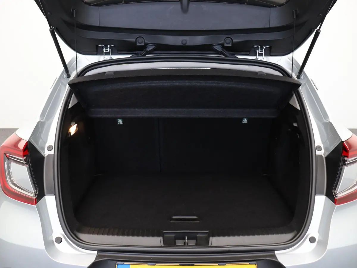 TCe 100pk Intens | Climate Control | Keyless entry en start | Parkeersensoren achter | Lichtmetalen velgen | Apple Carplay & Android Auto |