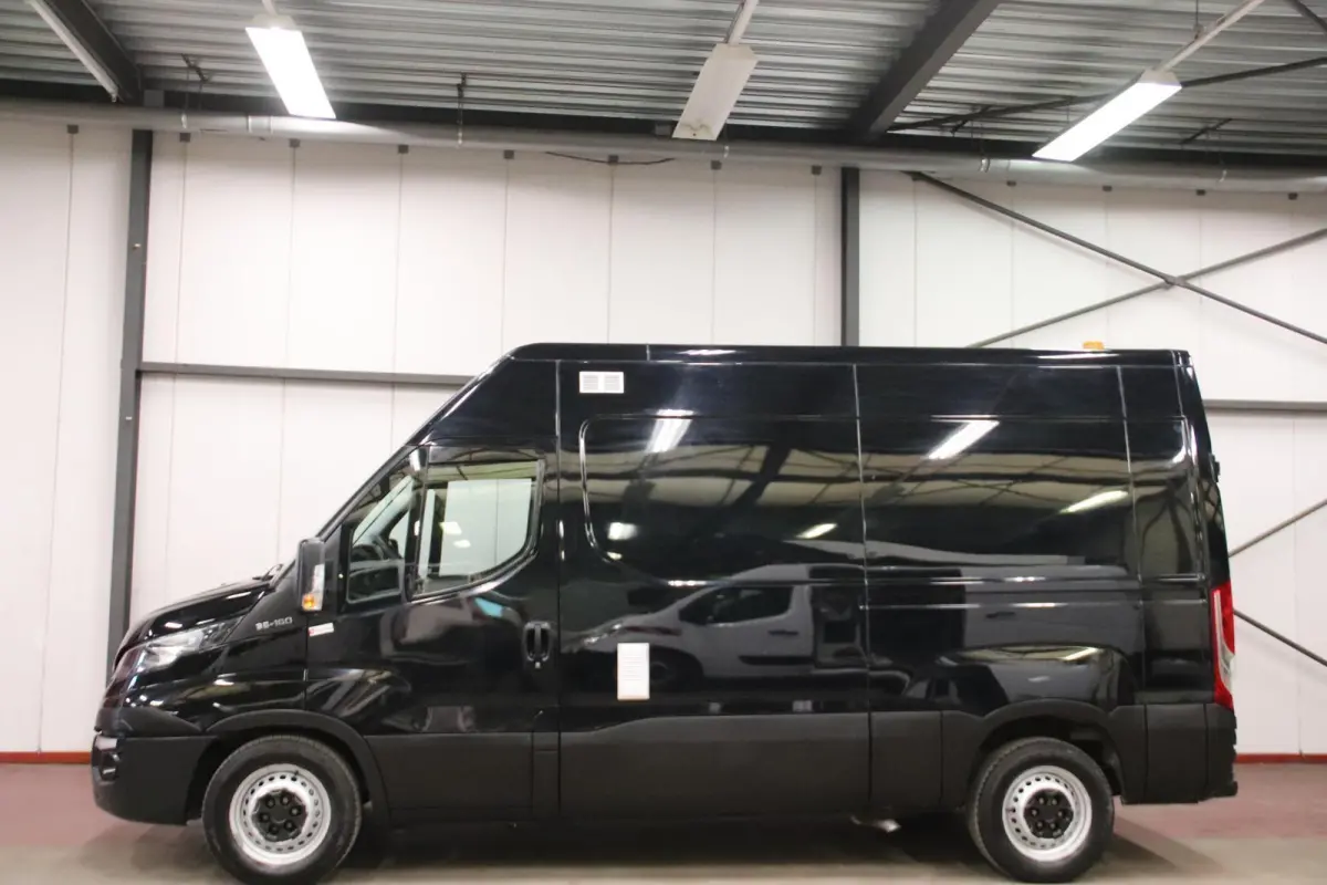 35S16V 2.3 L2H2 160PK 3500 KG TREKVERMOGEN EURO 6 Iveco Daily 35S16V 2.3 L2H2 160 PK 3500 KG TREKVERMOGEN EURO 6