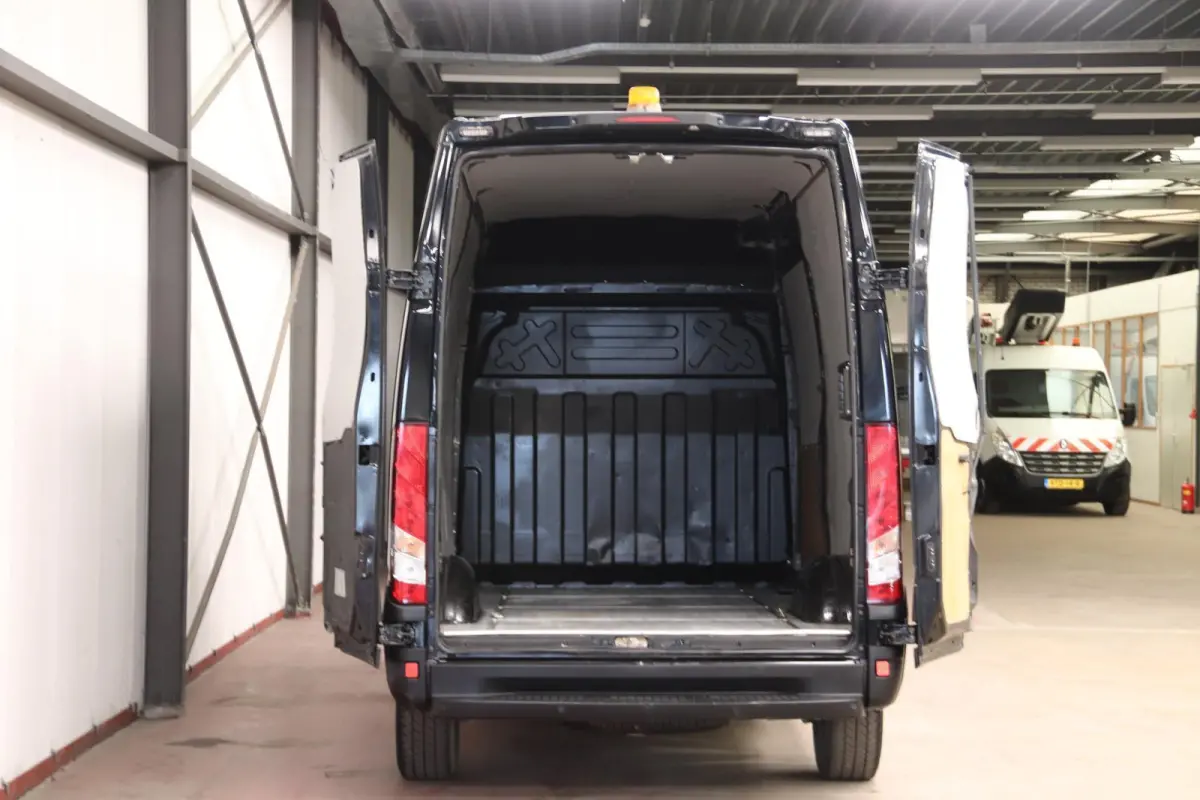 35S16V 2.3 L2H2 160PK 3500 KG TREKVERMOGEN EURO 6 Iveco Daily 35S16V 2.3 L2H2 160 PK 3500 KG TREKVERMOGEN EURO 6