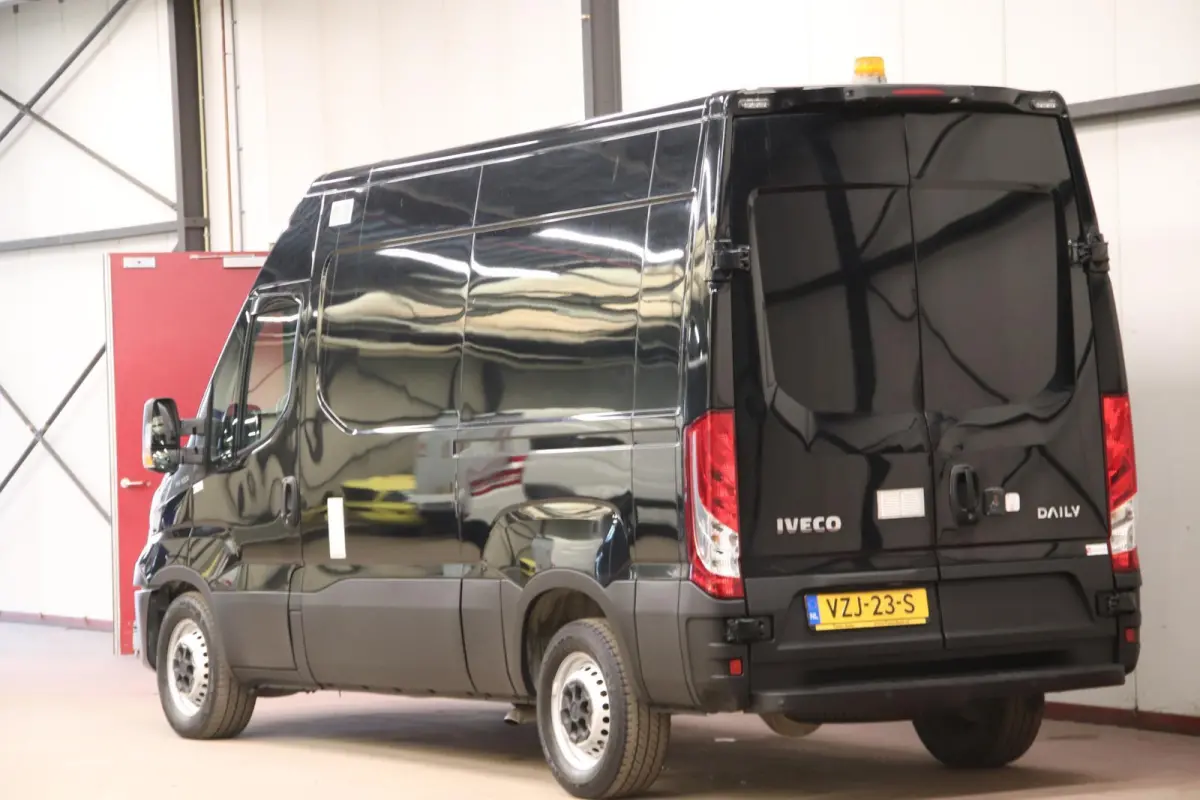 35S16V 2.3 L2H2 160PK 3500 KG TREKVERMOGEN EURO 6 Iveco Daily 35S16V 2.3 L2H2 160 PK 3500 KG TREKVERMOGEN EURO 6