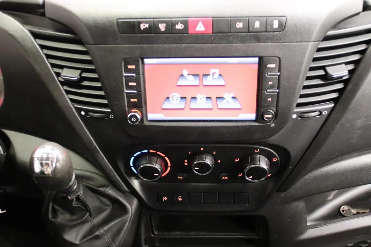35S16V 2.3 L2H2 160PK 3500 KG TREKVERMOGEN EURO 6 Iveco Daily 35S16V 2.3 L2H2 160 PK 3500 KG TREKVERMOGEN EURO 6