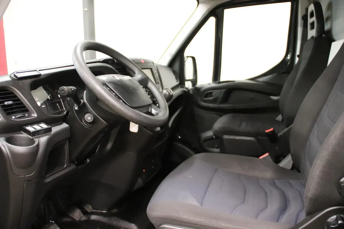35S16V 2.3 L2H2 160PK 3500 KG TREKVERMOGEN EURO 6 Iveco Daily 35S16V 2.3 L2H2 160 PK 3500 KG TREKVERMOGEN EURO 6