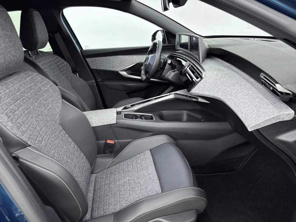Allure Avantage 210pk 73 kWh | Accu 97% | Trekhaak | Navigatie | Draadloos Carplay | Warmtepomp | Camera |
