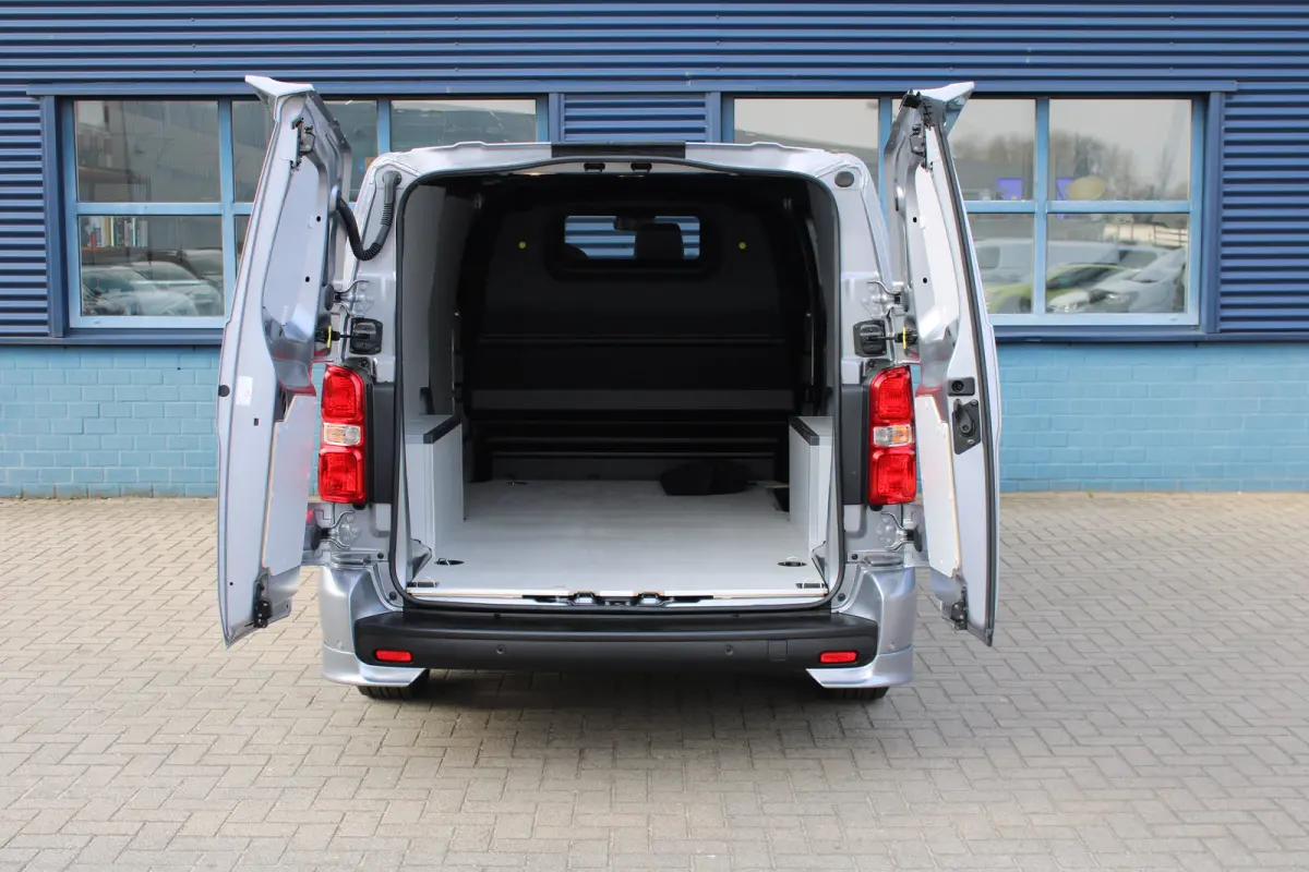 STX L3 75 kWh 136 PK | 8 JAAR GARANTIE | LEDER | CAMERA | BETIMMERING | STOEL + STUUR VERWARMING | DRAADLOOS CARPLAY | VOORRAADVOORDEEL !