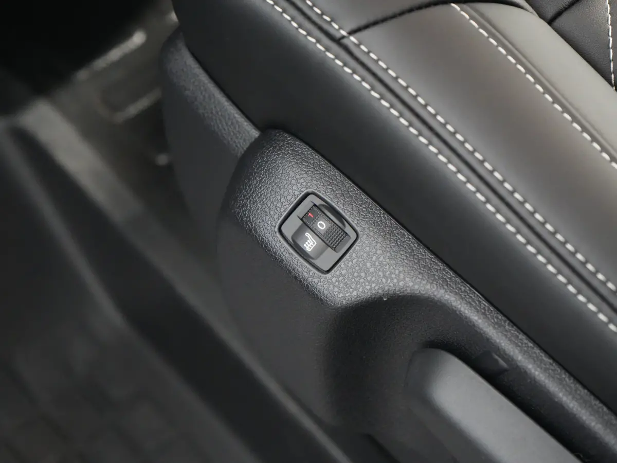 Electric L3 75 kWh STX | Achterspoiler | City pakket | Comfort Pakket