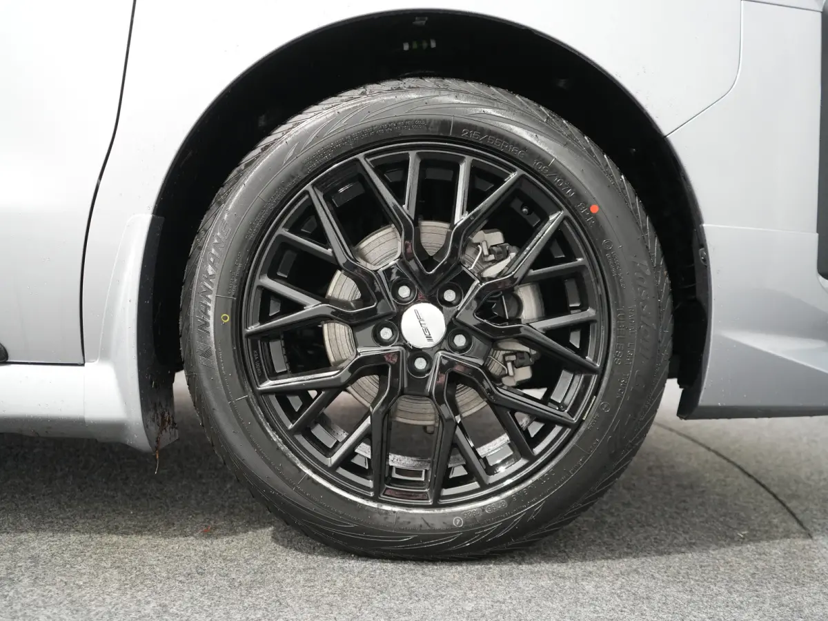 Electric L3 75 kWh STX | Achterspoiler | City pakket | Comfort Pakket