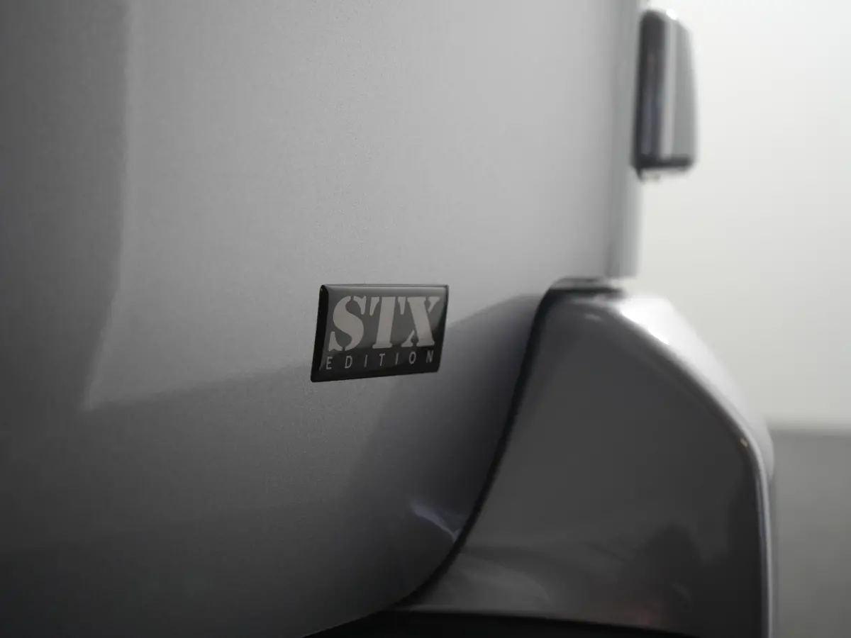 Electric L3 75 kWh STX | Achterspoiler | City pakket | Comfort Pakket