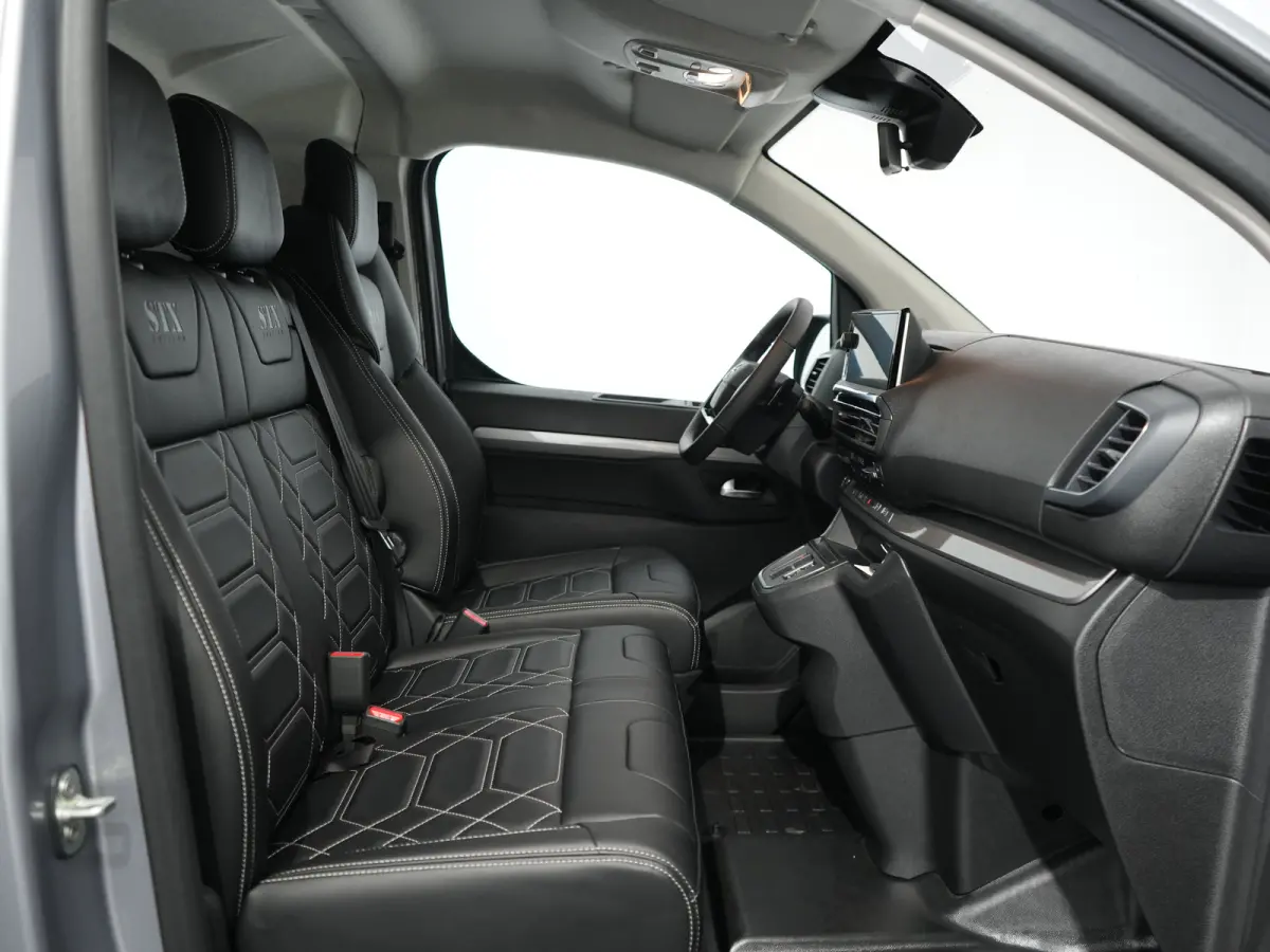 Electric L3 75 kWh STX | Achterspoiler | City pakket | Comfort Pakket