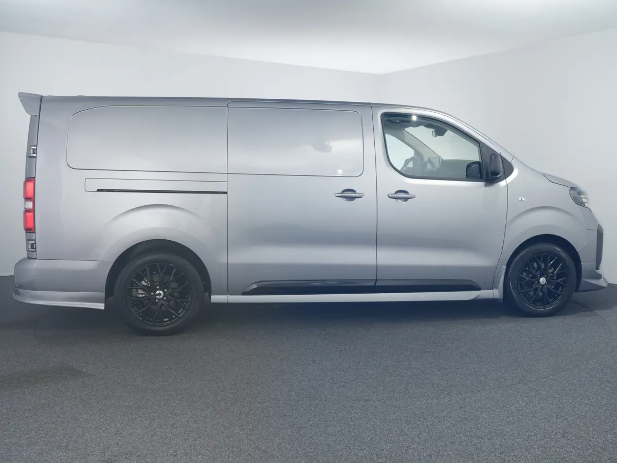 Electric L3 75 kWh STX | Achterspoiler | City pakket | Comfort Pakket