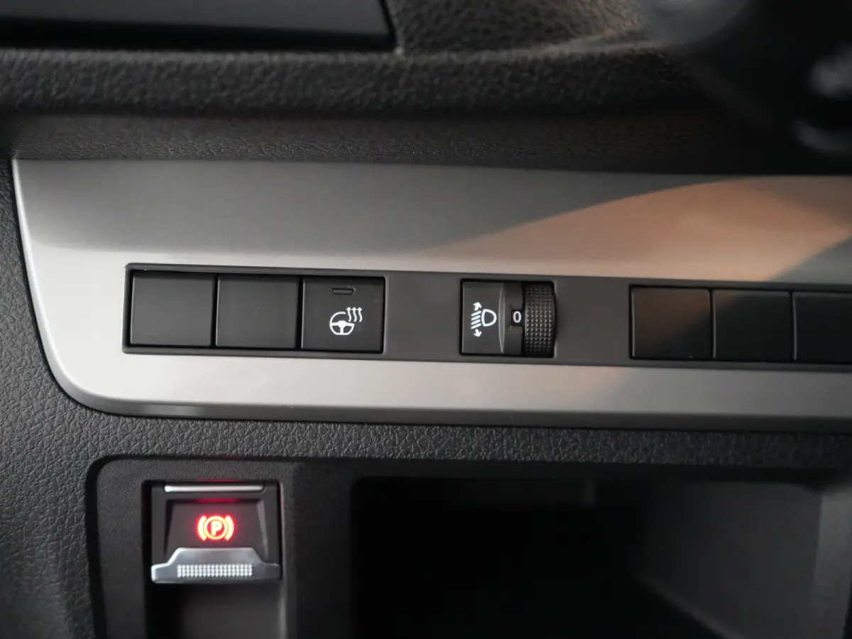 Electric L3 75 kWh STX | Achterspoiler | City pakket | Comfort Pakket