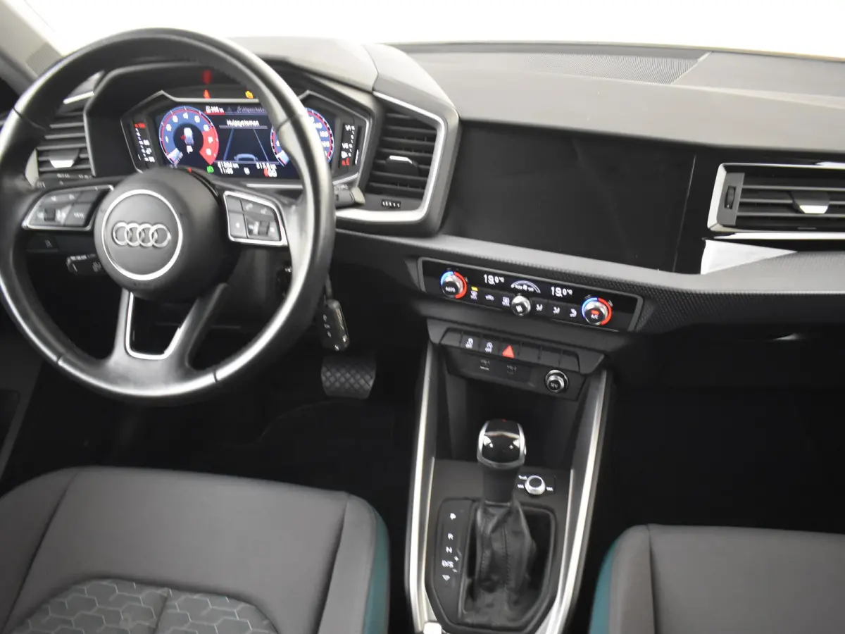 30 TFSI Pro Line 115PK DSG/AUTO | Apple carplay Android auto | Airco automatisch | DAB | 15"LMV l Cruise control |