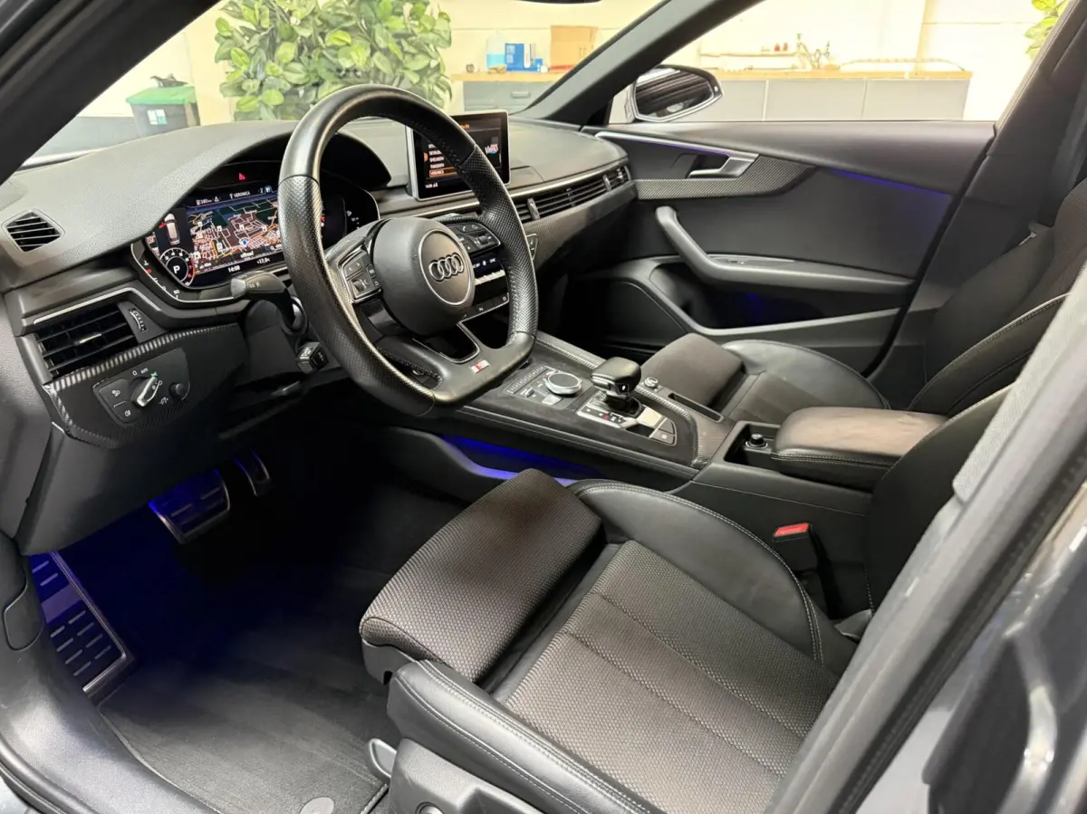 1.4 TFSI | S line | Black optic | 19" | Ambient