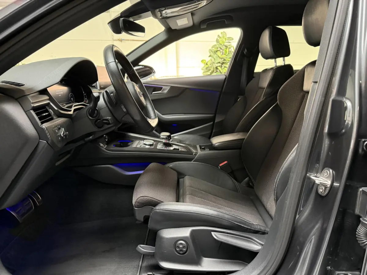 1.4 TFSI | S line | Black optic | 19" | Ambient