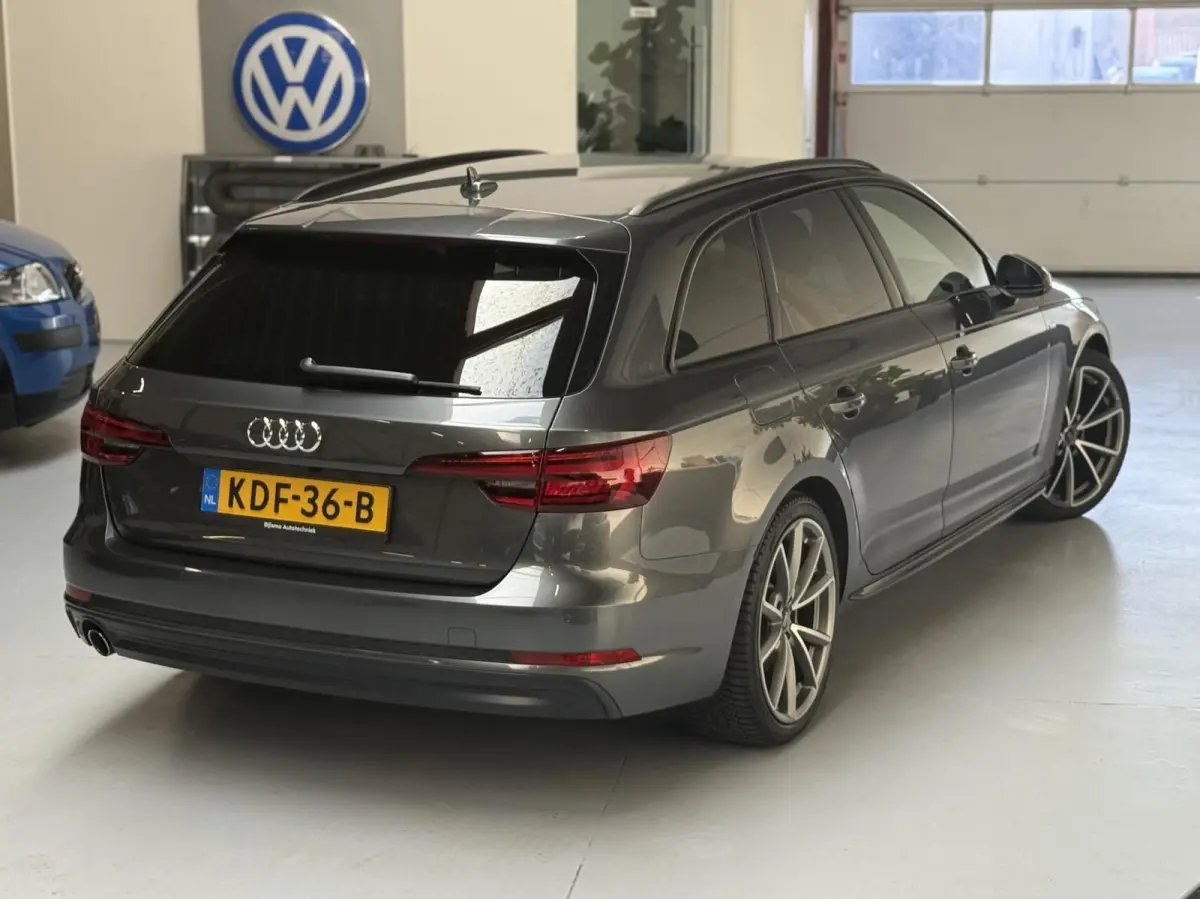 1.4 TFSI | S line | Black optic | 19" | Ambient