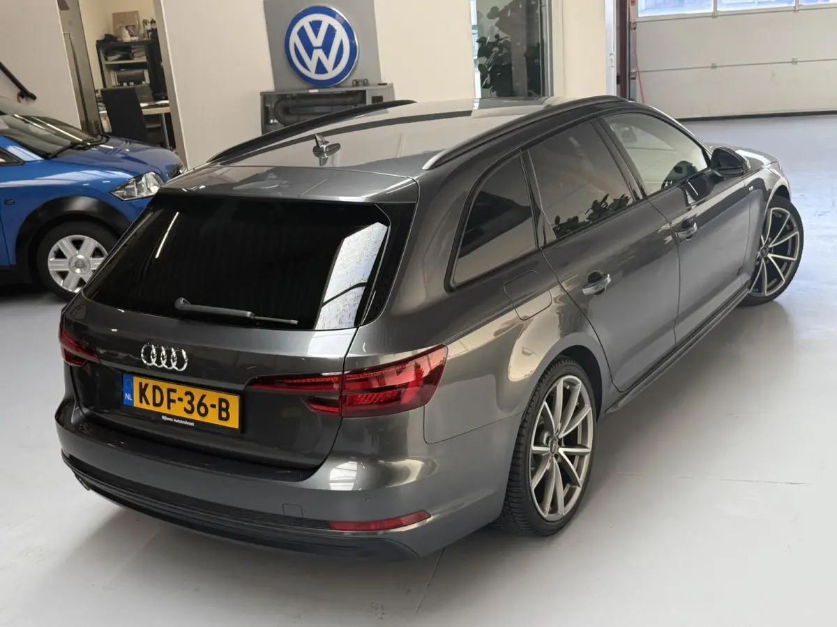 1.4 TFSI | S line | Black optic | 19" | Ambient