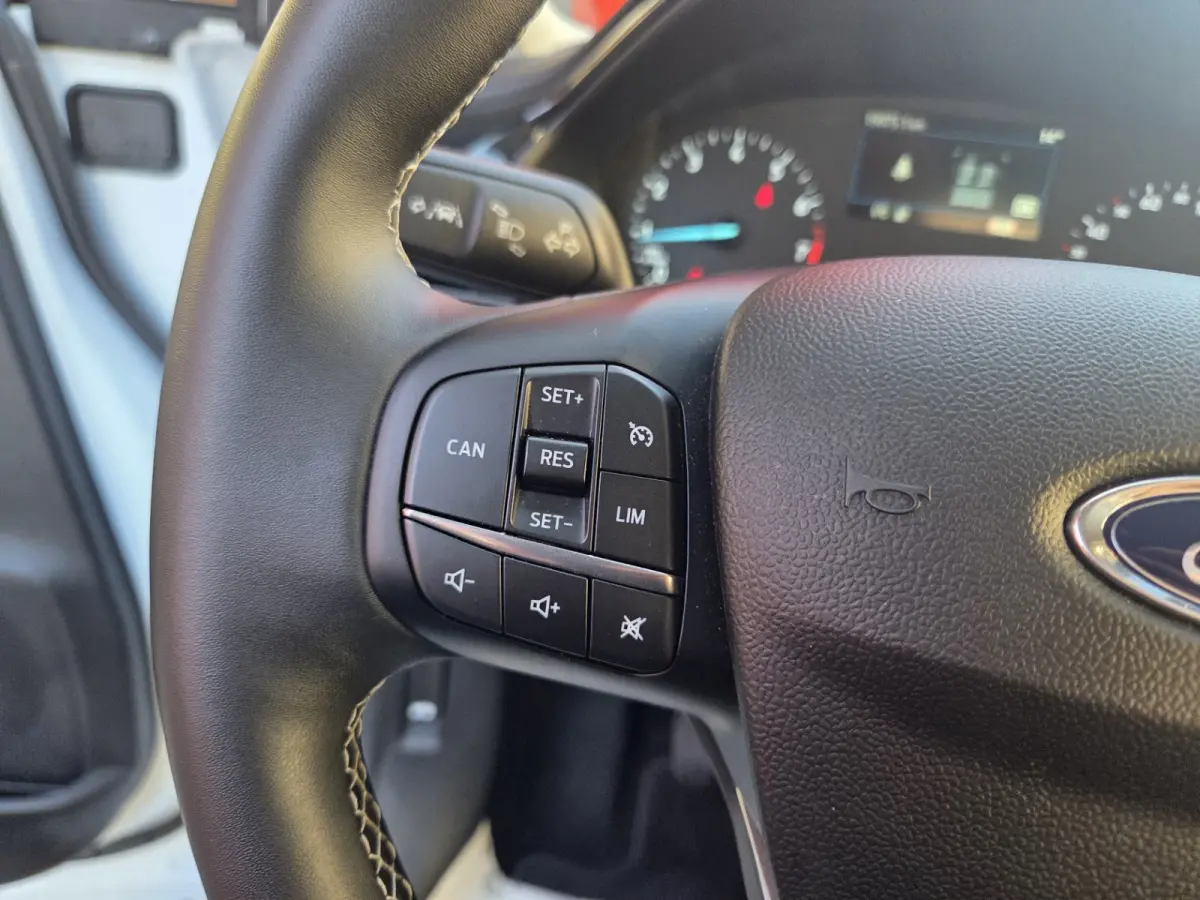 1.0 EcoBoost Titanium Parkeersensoren Achter / Navigatie/ Apple carplay-android auto/ Rijklaarprijs!