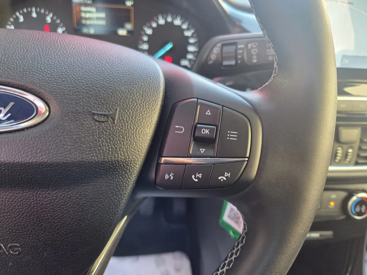 1.0 EcoBoost Titanium Parkeersensoren Achter / Navigatie/ Apple carplay-android auto/ Rijklaarprijs!