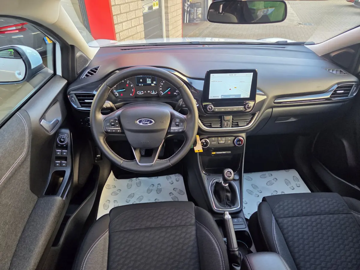1.0 EcoBoost Titanium Parkeersensoren Achter / Navigatie/ Apple carplay-android auto/ Rijklaarprijs!