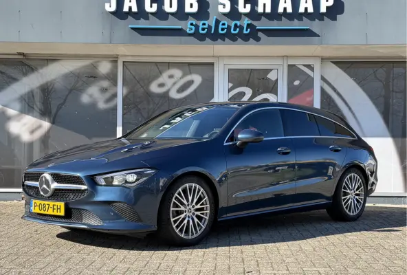 180 Business Solution Luxury Automaat / Leder / PDC v+a / Navigatie / Keyless / Led