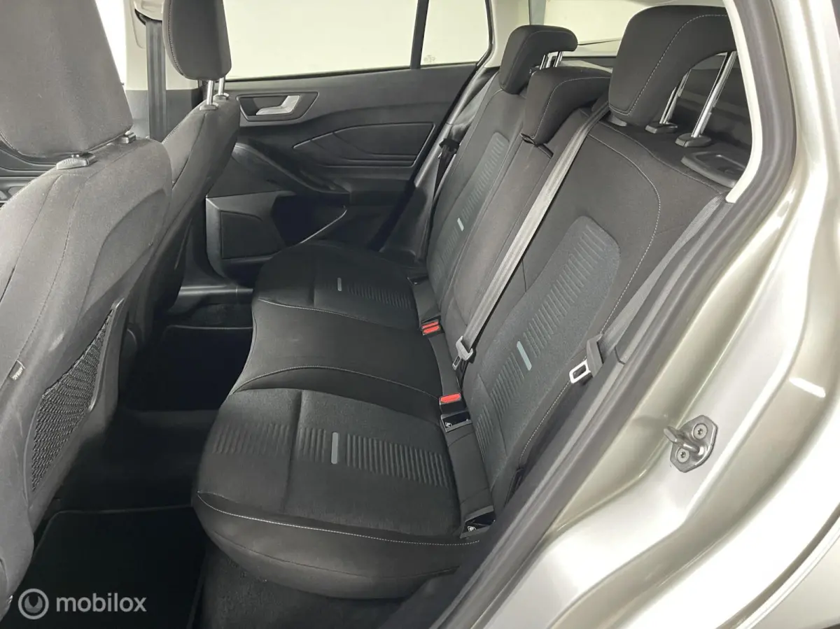 1.0 EcoBoost Hybrid Titanium Styl