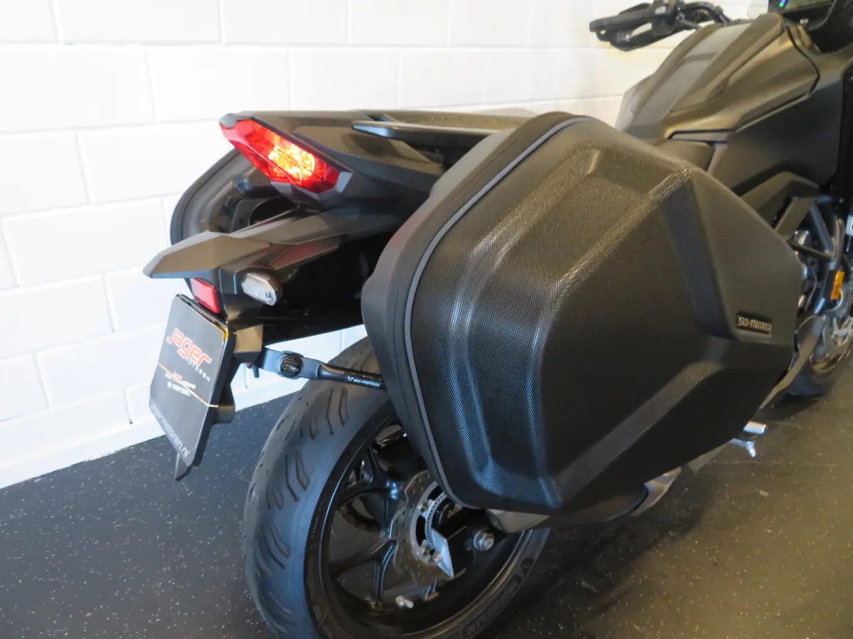 NC750XA NC HISTORIE KOFFERS!