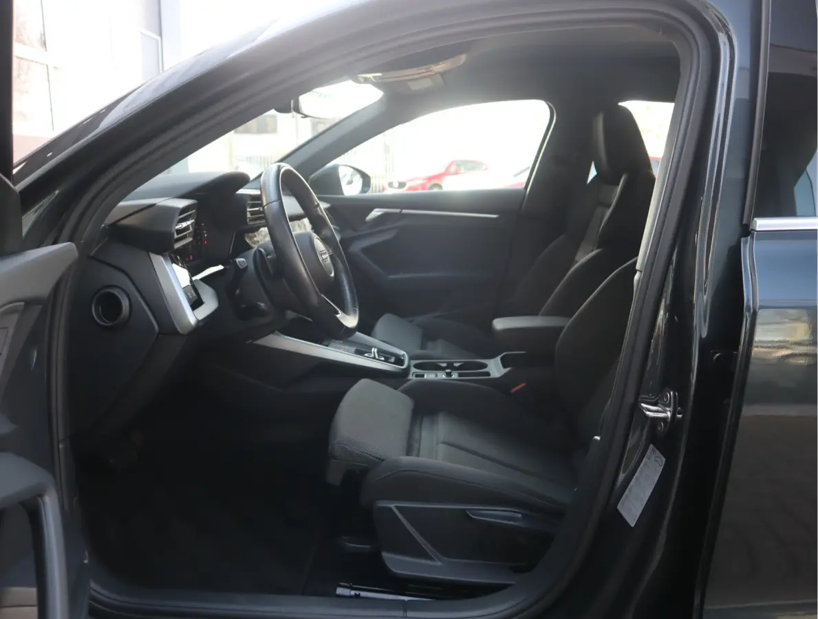 40 TFSI e Business edition Navi / Cruise / Carplay / LED / Btw auto / 204 pk