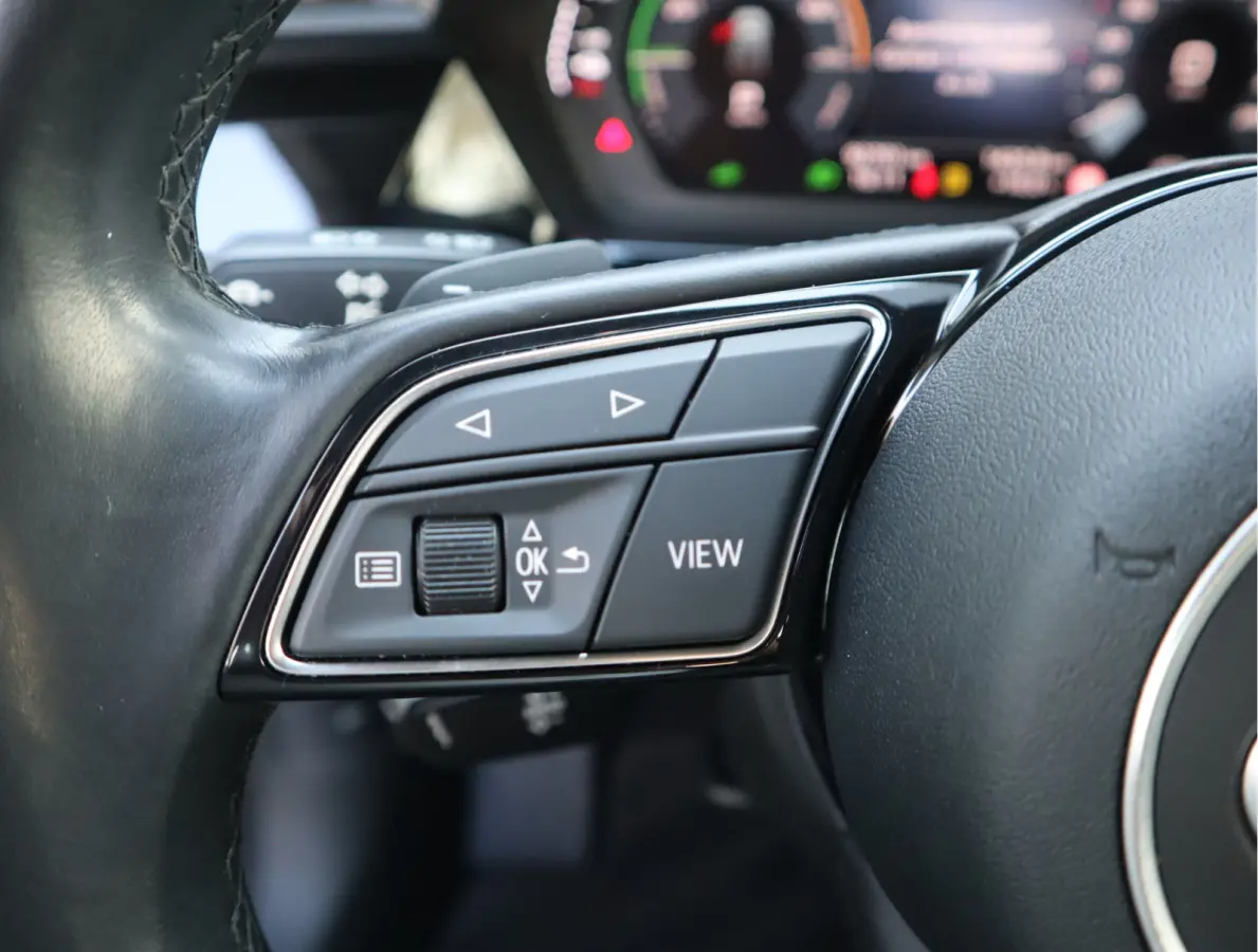 40 TFSI e Business edition Navi / Cruise / Carplay / LED / Btw auto / 204 pk