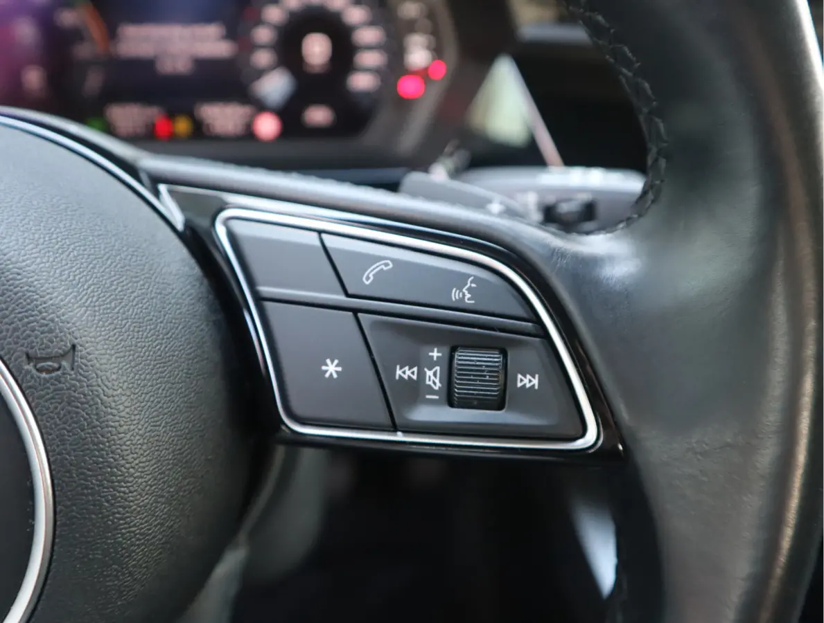 40 TFSI e Business edition Navi / Cruise / Carplay / LED / Btw auto / 204 pk