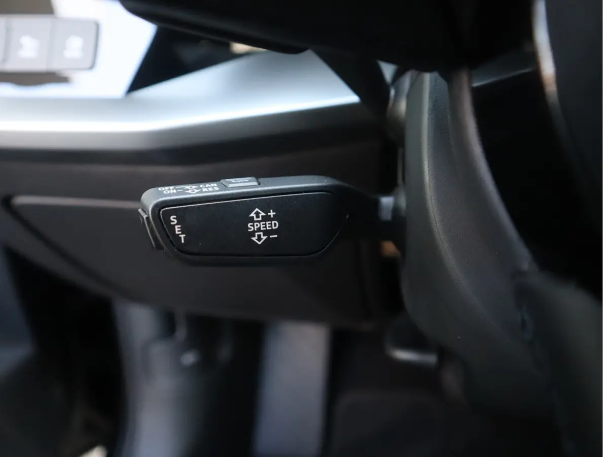 40 TFSI e Business edition Navi / Cruise / Carplay / LED / Btw auto / 204 pk