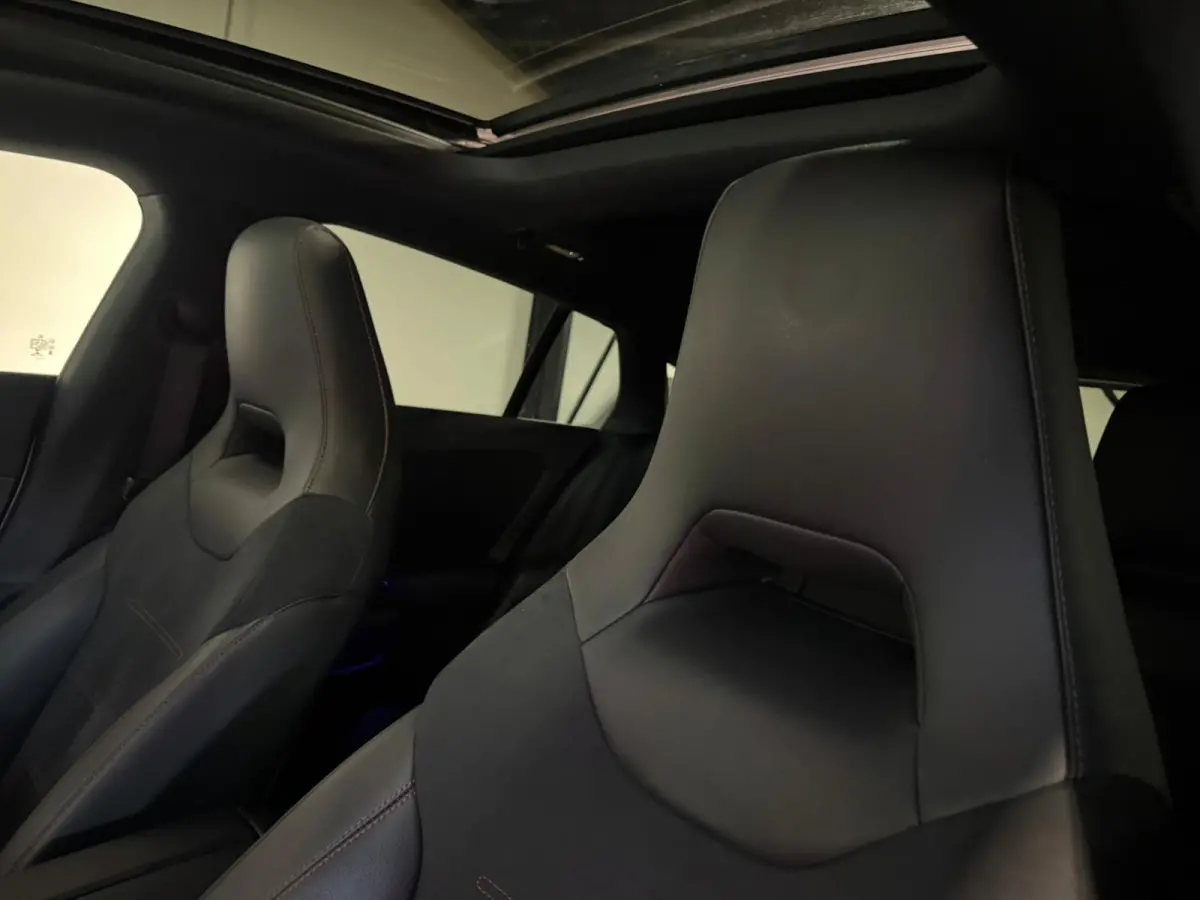 250 4MATIC AMG Line PANO HUD VOL'