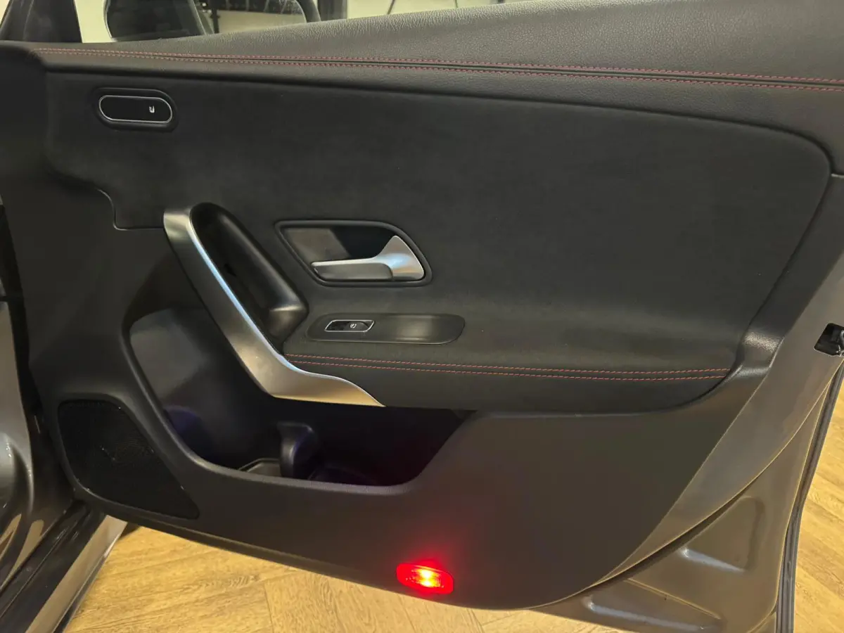 250 4MATIC AMG Line PANO HUD VOL'