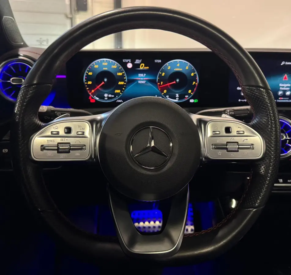 250 4MATIC AMG Line PANO HUD VOL'