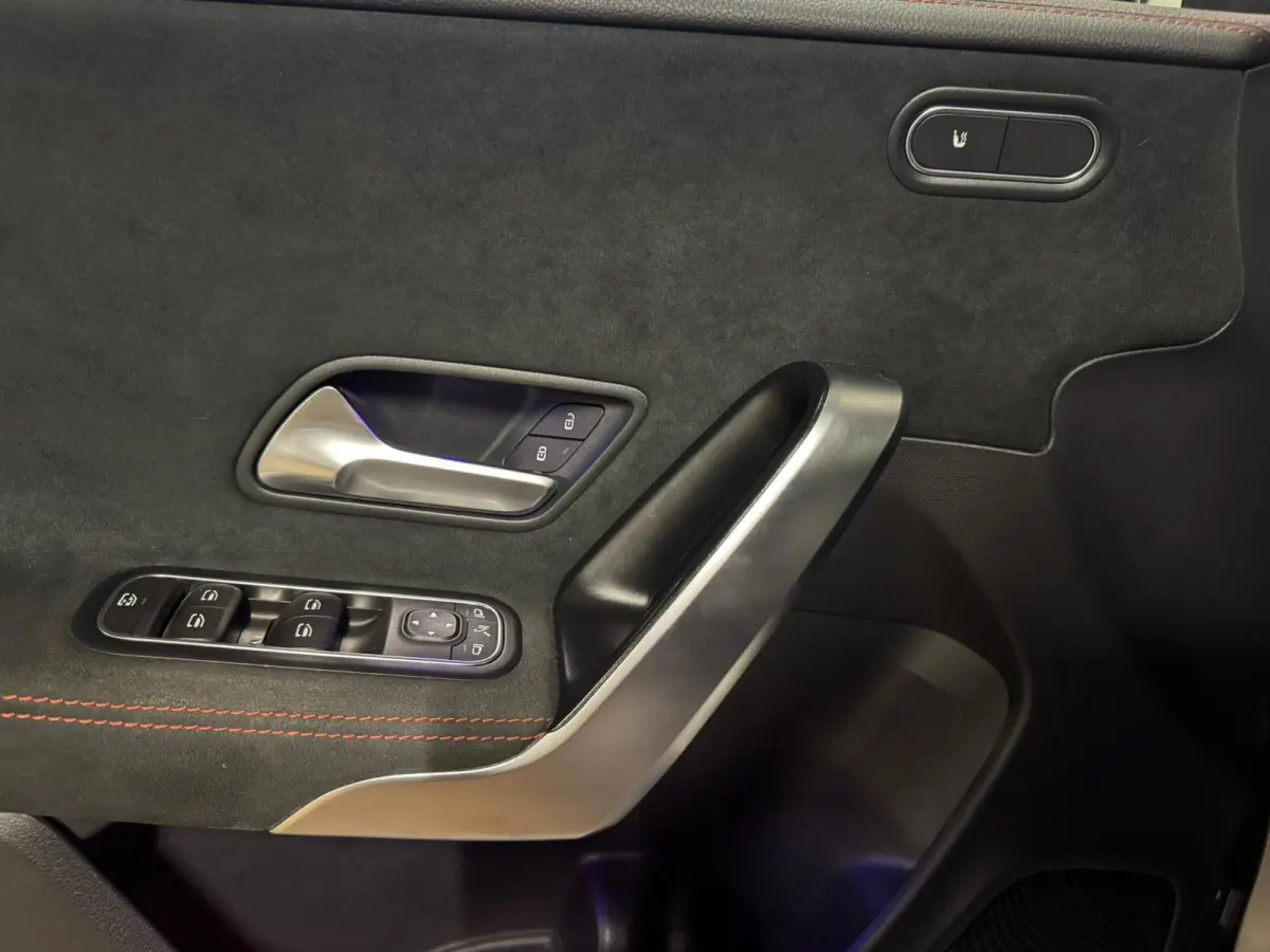 250 4MATIC AMG Line PANO HUD VOL'