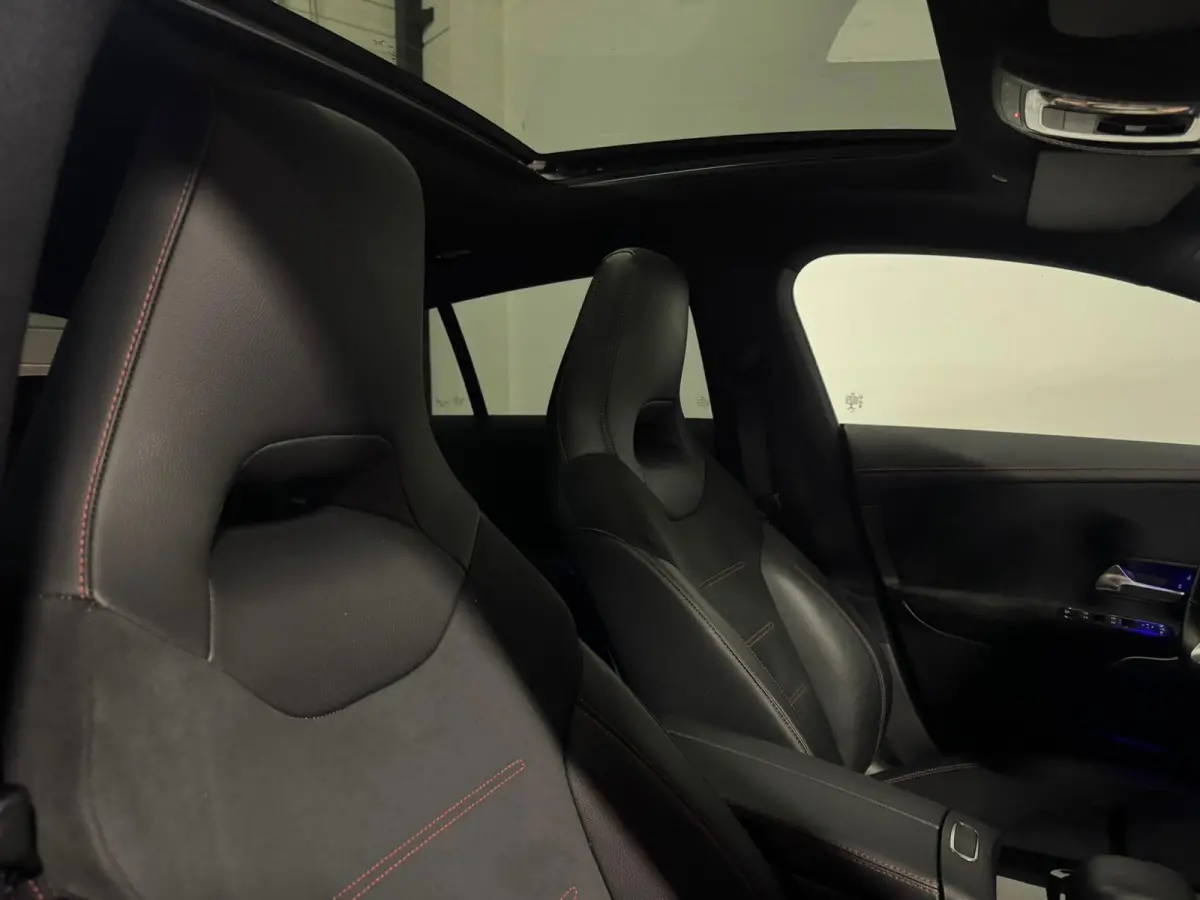 250 4MATIC AMG Line PANO HUD VOL'