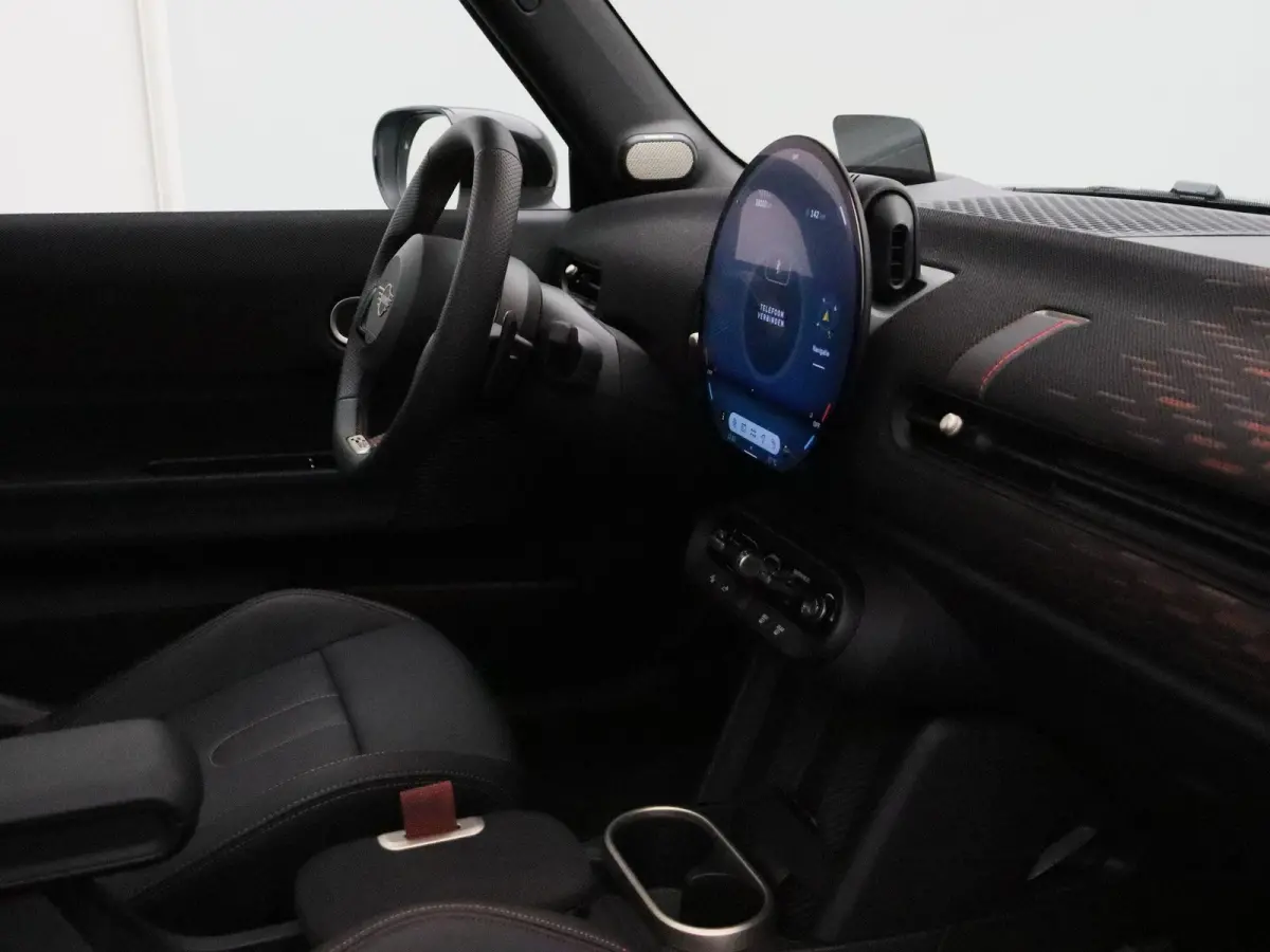 Cooper S Pakket XL + Glazen panoramadak + Harman Kardon + Camera + Driving Assistant Plus + Elektrisch verstelbare stoelen + Massage