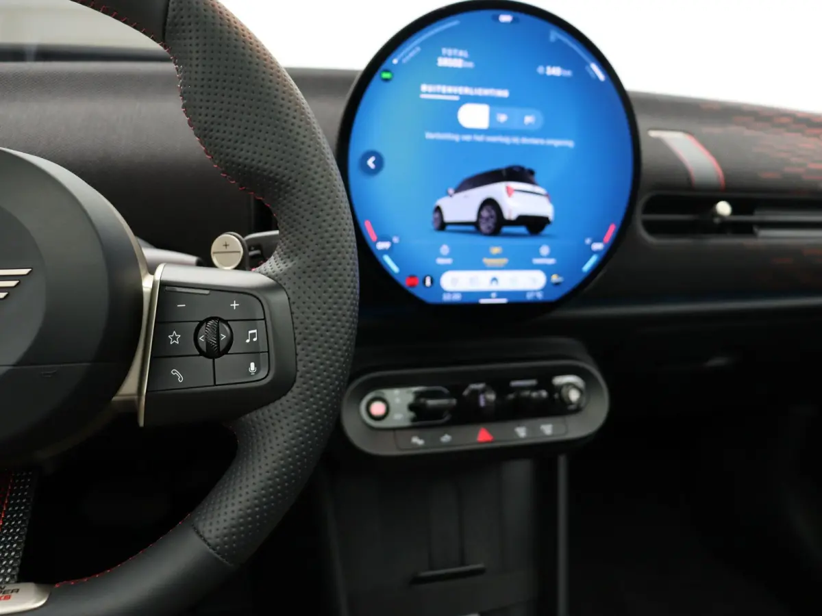 Cooper S Pakket XL + Glazen panoramadak + Harman Kardon + Camera + Driving Assistant Plus + Elektrisch verstelbare stoelen + Massage