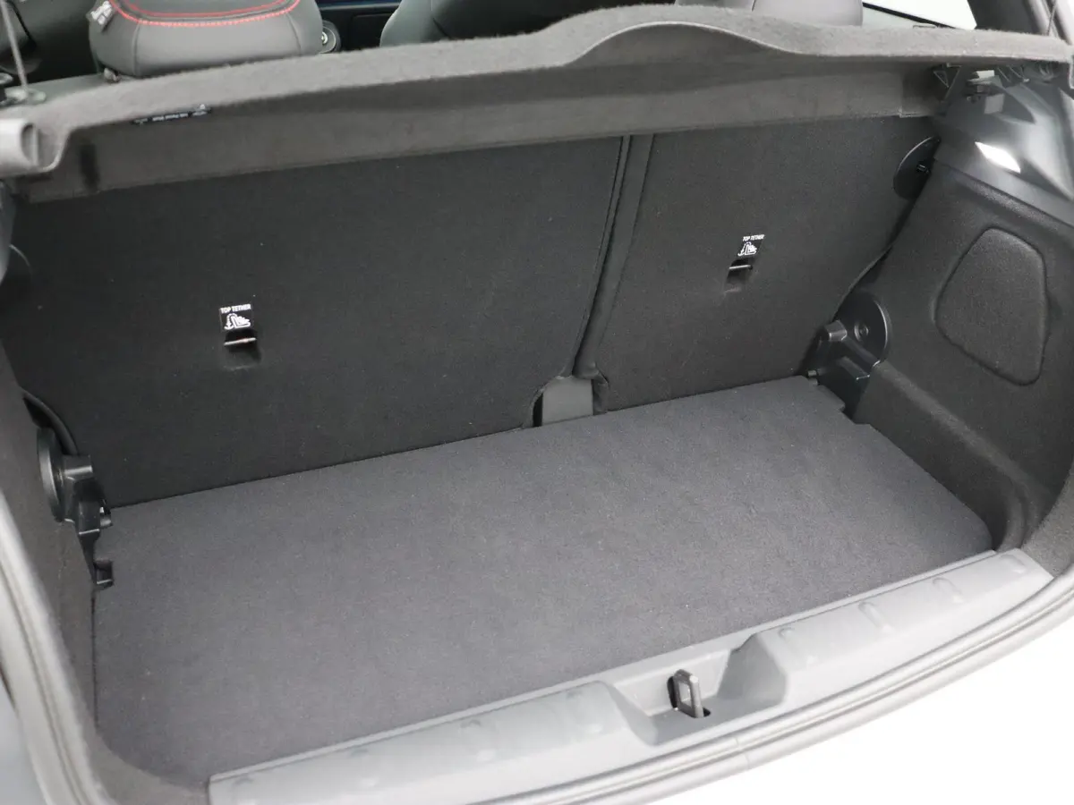 Cooper S Pakket XL + Glazen panoramadak + Harman Kardon + Camera + Driving Assistant Plus + Elektrisch verstelbare stoelen + Massage