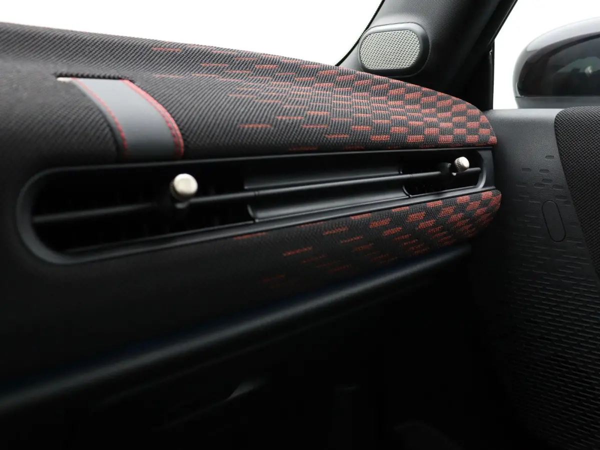 Cooper S Pakket XL + Glazen panoramadak + Harman Kardon + Camera + Driving Assistant Plus + Elektrisch verstelbare stoelen + Massage